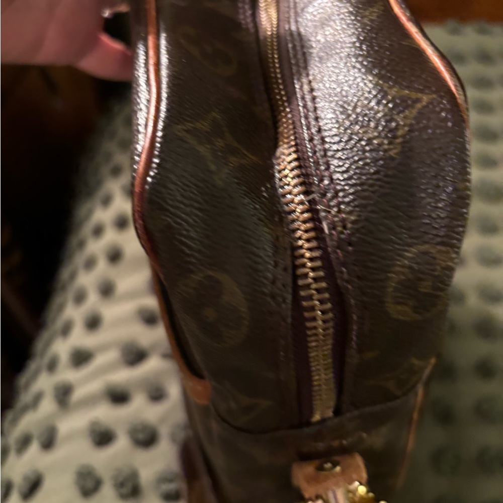 Louis Vuitton Dunube Crossbody - Picture 10 of 14